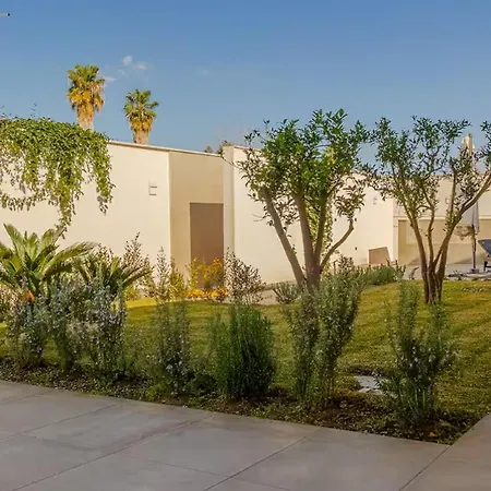 Вилла Queen Vicky *